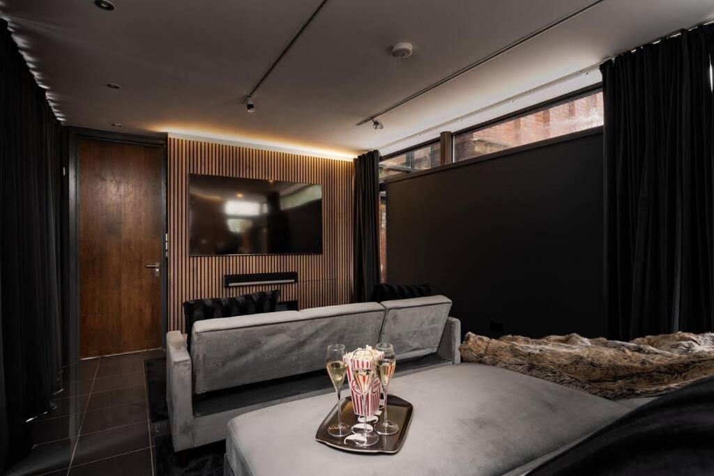 Luxury Water Tower I Roof Bar I Cinema Villa Cardiff Dış mekan fotoğraf